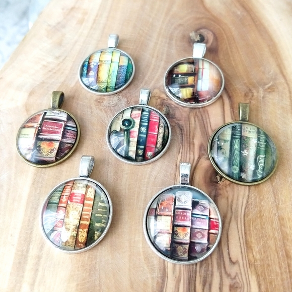 Jewelry - Antique book/ library pendant set